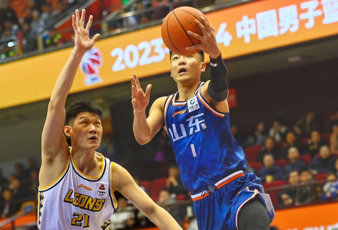 成都蓉城发布备战花絮，加时末段更衣室发声，CBA常规赛任务艰巨，细节决定成败的简单介绍-ayx